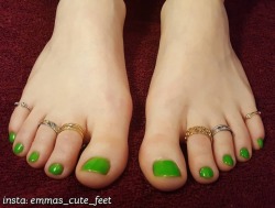 emmas-cute-feet:  👇👣 … #feet #feetstagram
