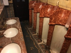 derrainer:  Liverpool Mai 2017Hope Street / restroom at The Philharmonic Dining Rooms