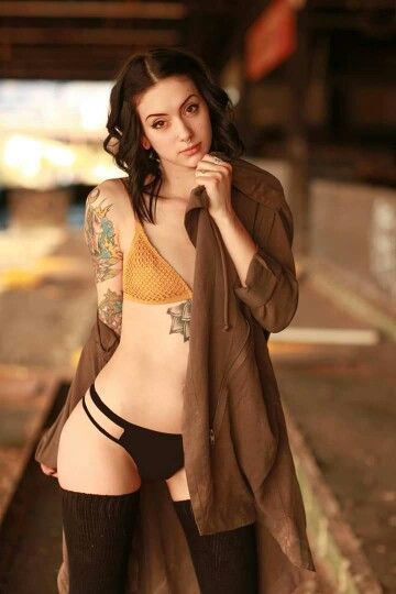altmodelgirlcrush:  Feryn Suicide