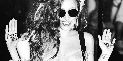 bloodyxmary:  Lady Gaga leaving the restaurant in London, UK (27/08/2013) 
