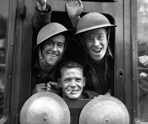 British soldiers happily boarding the first train to fight against Germany during World War II, 1939