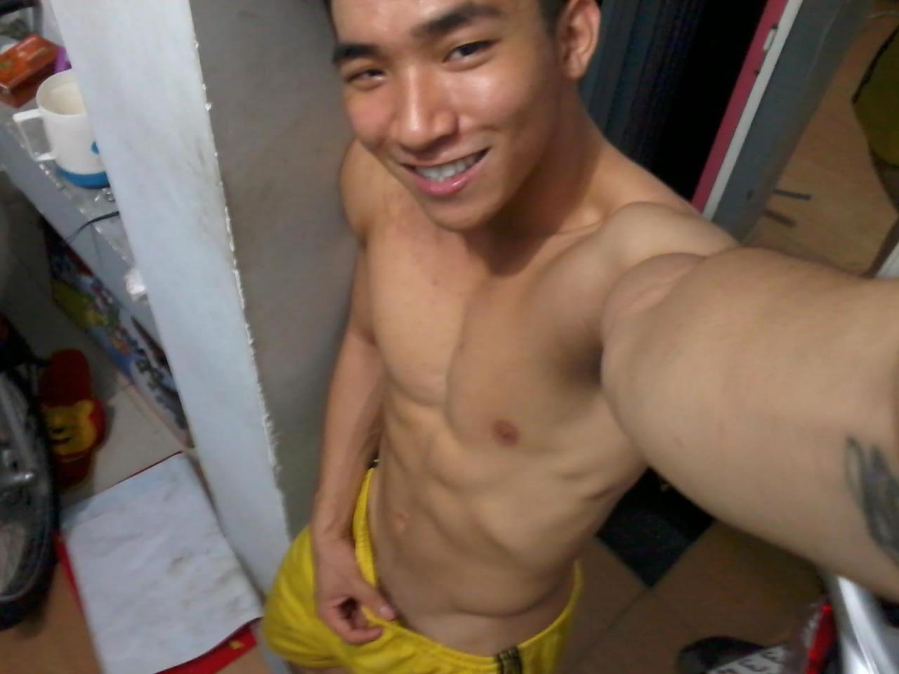 siroman91:  Hot handsome Viet guy 