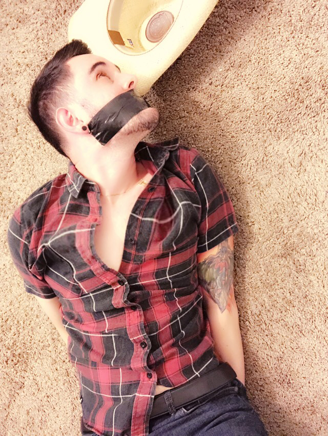 Mouth tightly closed