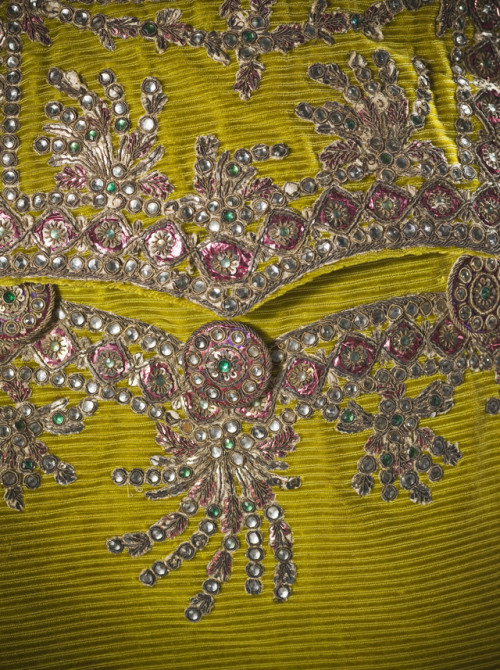 lookingbackatfashionhistory:• Man’s Suit.Place of origin: FranceDate: 1780-1785Medium: Coat and bree