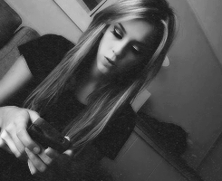 n-a-r-r-a-d-o-r-blog:  Sophia In : Iphone 