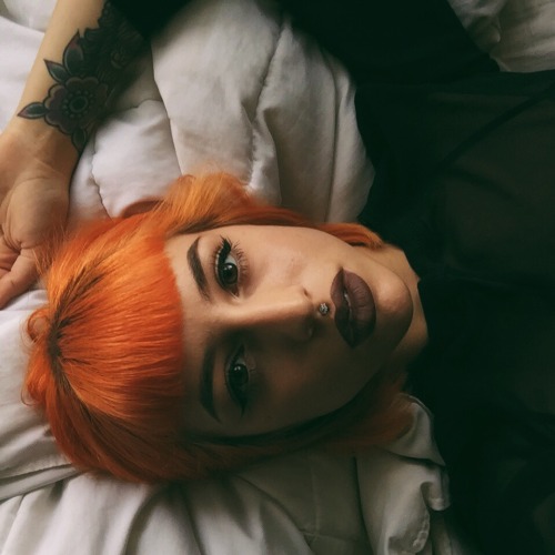 bobaliciousbby:  Floating pumpkin head 🎃 