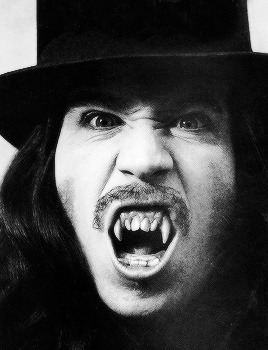 vixensandmonsters:  Gary Oldman photographed by Herb Ritts for Bram Stoker’s Dracula (1992)