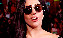 ilivefortheapplause:  Lady Gaga at the red carpet from the 2013 MTV VMAs. 