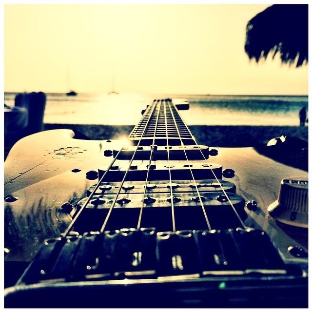 arminsolo:  Sunsetcaster… #fender #stratocaster #customshop #guitar #guitarsofinstagram