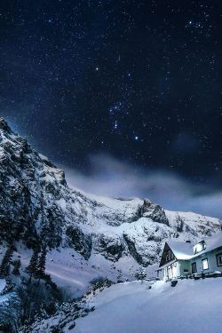 bluepueblo:  Snow Cabin, Bucegi Mountains,