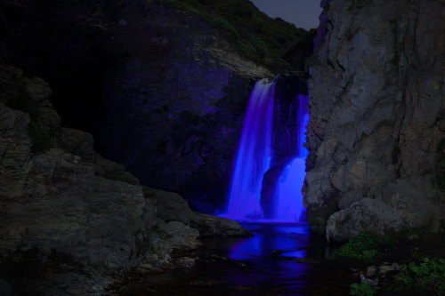 Like a freak midnight rainbow, this is a photography series of waterfalls titled Neon Luminance, part of a collaboration between Sean Lenz and Kristoffer Abildgaard. The duo dropped high-powered (and non-toxic) glow sticks into various waterfalls in