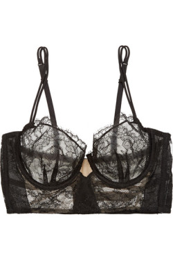 thelingerieaddict:  La Perla Tearose Lace Bra + Briefs