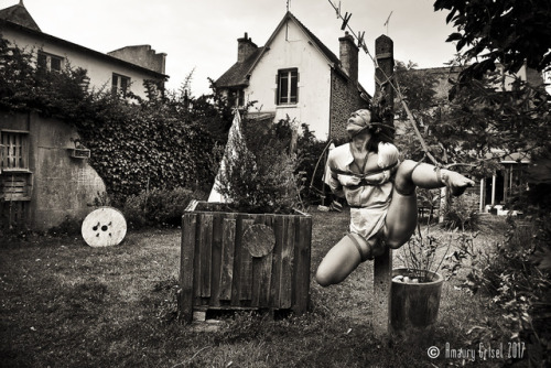 backyard Hashira with franckievegaShibari &amp; Photography : @amaury-grisel-shibariAmaury grise