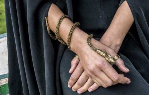 costumefilms:The snake bracelet worn by Indira Varma as Ellaria Sand in season 5 of Game of Thrones 