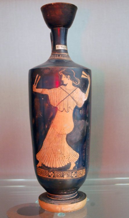 ancientpeoples: Red Figured Lekythos  480-460 BC Attic Greek (Source: The British Museum)