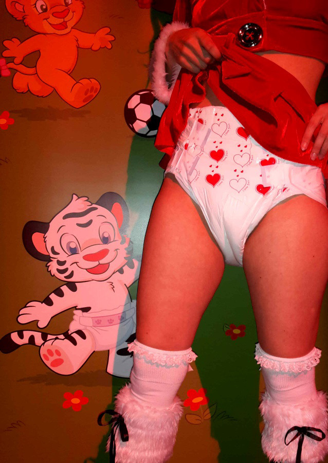   Christmas fun! (8 pics)I went to the Club Luier ABDL party in Amsterdam, it was