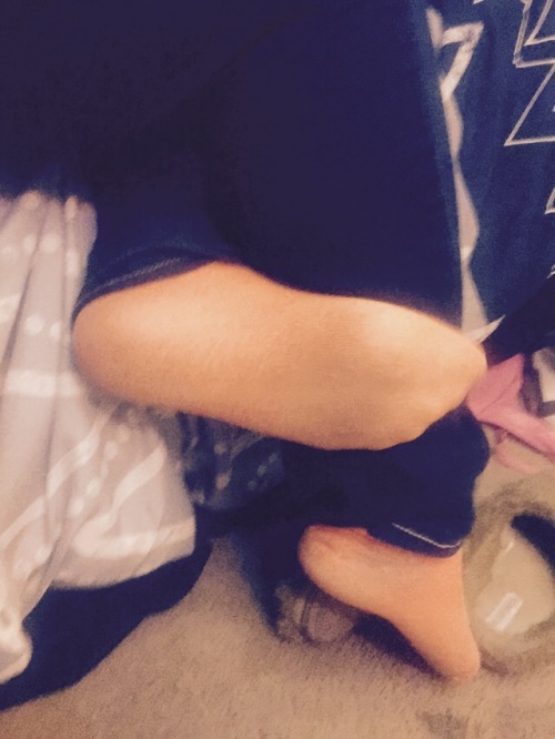 feetandcomics:sierra-marie94:Happy Easter Lovelies :)Love the slow tease of taking off your socks, hon.  Gorgeous feet!