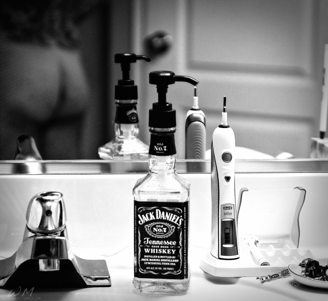 wordsmatty:  Ok, it is a cool soap dispenser. I can’t blame the camera for its