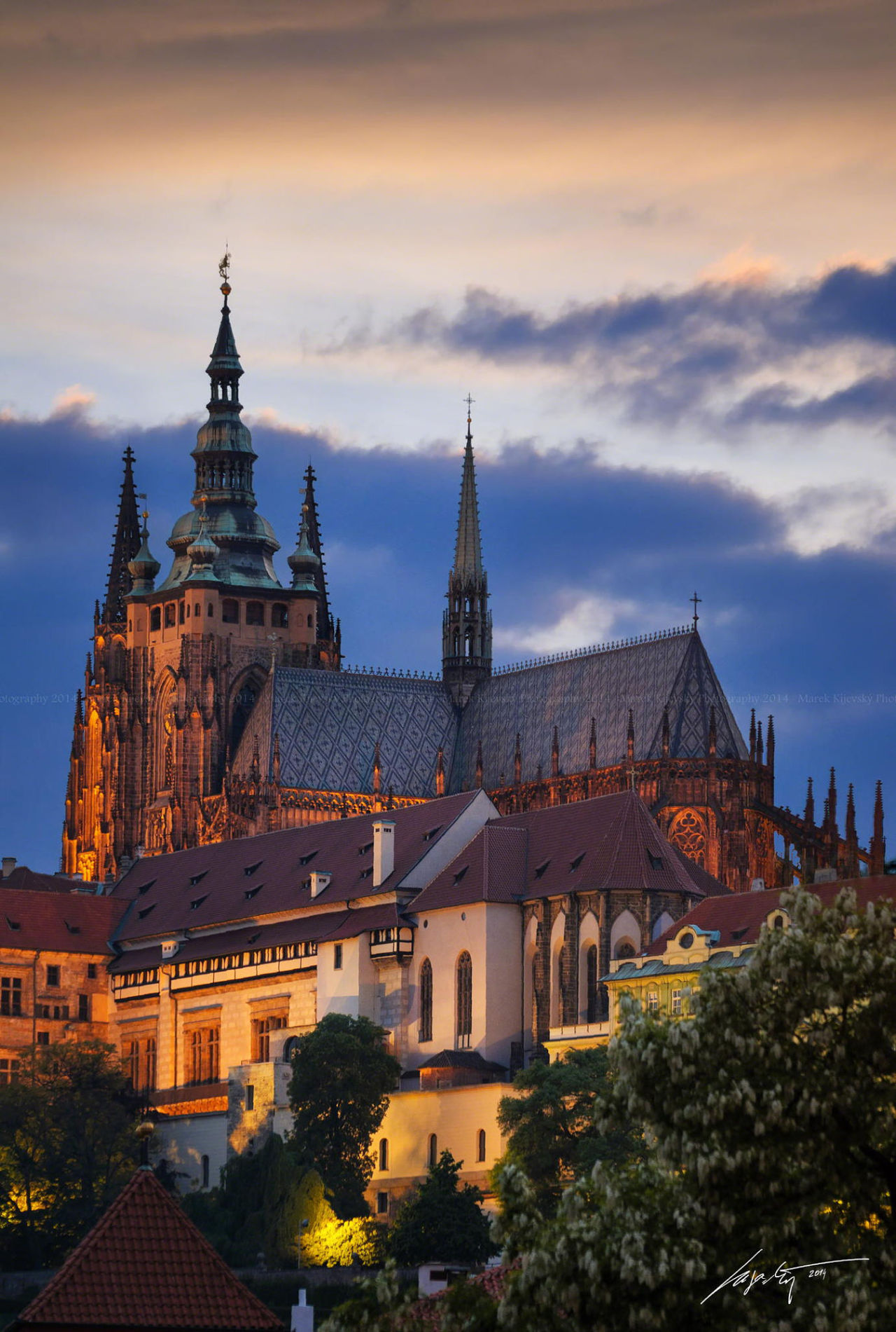 travelgurus:               St. Vitus Cathedral, Prague, Czech republic by Marek