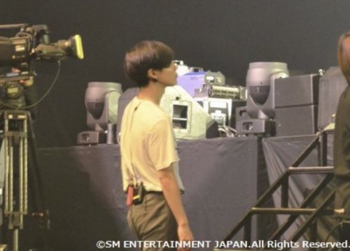 nso-csi:190607 “Taemin occasionally get off the stage and watch a performance with substitute 