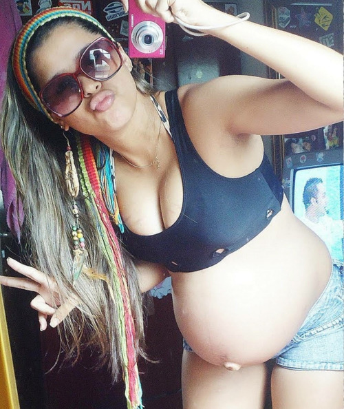 Juicy-Preggo adult photos