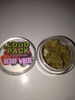Dabbin some late night Berry White! I love re-up day 😜