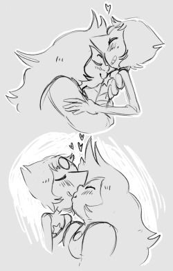 tryingmomentarily:  pearlmethyst kiss requests!