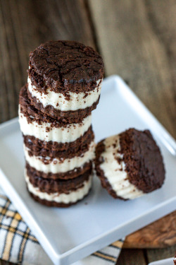 gastrogirl:  brownie ice cream sandwiches.