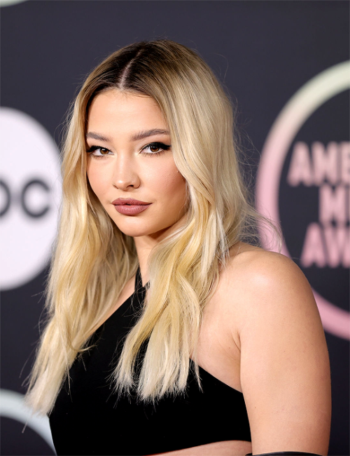 Madelyn Cline attending the American Music Awards in Los Angeles, California