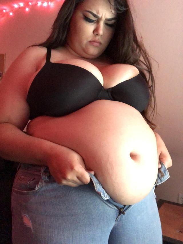 XXX fattty-gainer:Thiccollegegirl hit 250 lbs photo