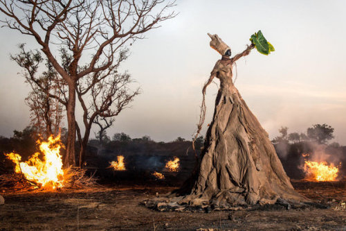 huffingtonpost: Afrofuturist Photos Transform Senegal’s Trash Into Haute CoutureThere are cert