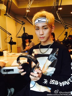 fydivakey: 150308 Key weibo updatebumkeykM: