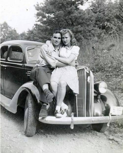 Bonnie Parker &Amp;Amp; Clyde Barrowhttps://Painted-Face.com/