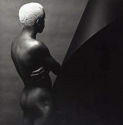 jimlovesart:  Robert Mapplethorpe - Leigh