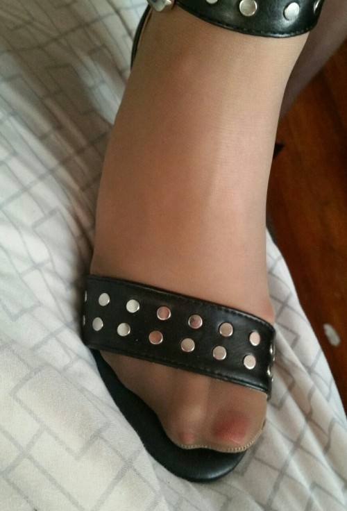 john6868: nylonvixen:I really like these shoes, more comfortable than I expected ultimate sexiness