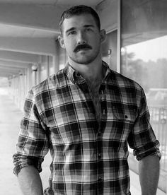 hairypervertion:  Fucking hot beast 