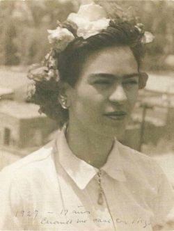 kaos-calmo:    Frida Kahlo , 1927, 19 years