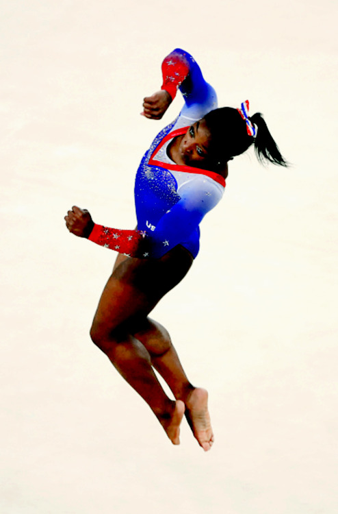 mustafinesse:Simone Biles smiles and tumbles her way to a 4th Gold medal, becoming the 4th women eve