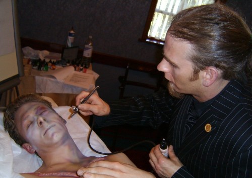 nekroerotic:  g0re-wh0ore:  nekroerotic:  A mortician applies makeup to a corpse   I still wanna know what makeup they use  Mortician’s use makeup that is via similar to theater makeup, since they have to cover veins, bruises and or any wounds visible,