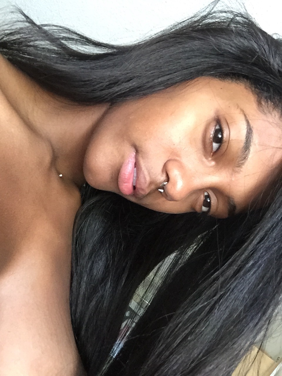 lady-smoker:  edgarallan-hoe:  I was tagged in the 6 selfie challenge by friggmei.