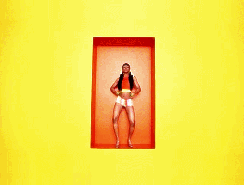 ageekyfemmeforeveringlasses:kee-yaw-nah:  The women in Sean Paul’s video I’m Still In Love (2002)  Forever my jam.