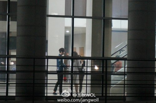 natwalan:[Photo] Lee Jong Suk @ Doctor Stranger Shooting Credit : ©三秋WOLOlder post