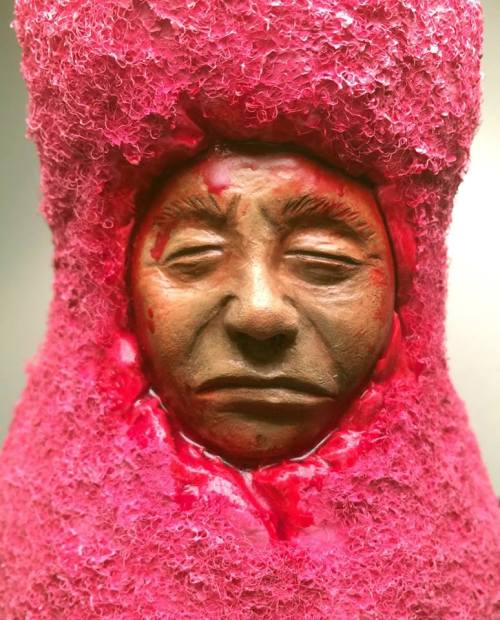 horroroftruant:  Check out this frighteningly awesome Killer Klowns From Outer Space lamp from Homemade Horror!  Gabe LaPeer is a sculptor/ graphic designer/ illustrator with a love of “Genre” films. Homemade Horror is a place to showcase some of
