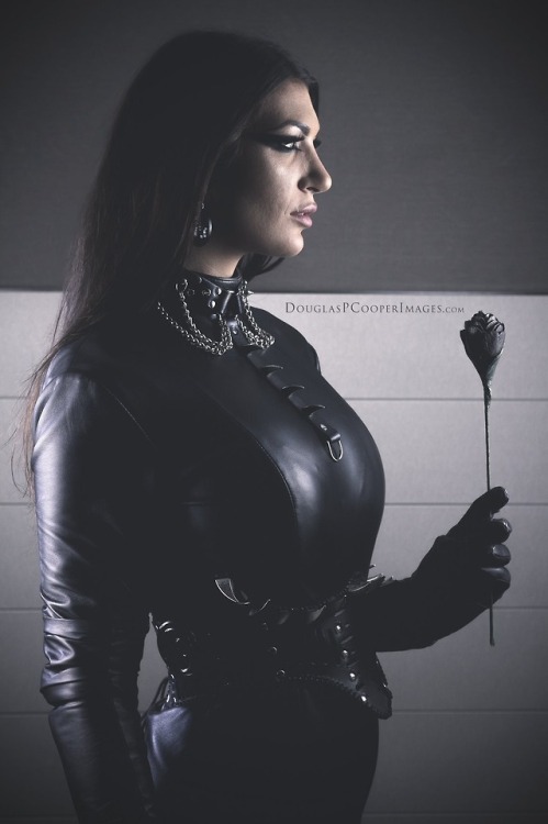 alphafemdom: MISTRESS DAMAZONIA The Black Rose.