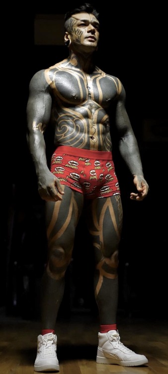 hieman2000nl:cooltattooguyfan:beastus666:32-year-old Delhi resident TATTOOGRAPHER KARAN claims he’s the WORLD’S FIRST FULLY-MODIFIED BODYBUILDER ATHLETE. Top to toe: Skull surgery & reshape. Tattooed eyeballs. Permanent metal teeth implants.