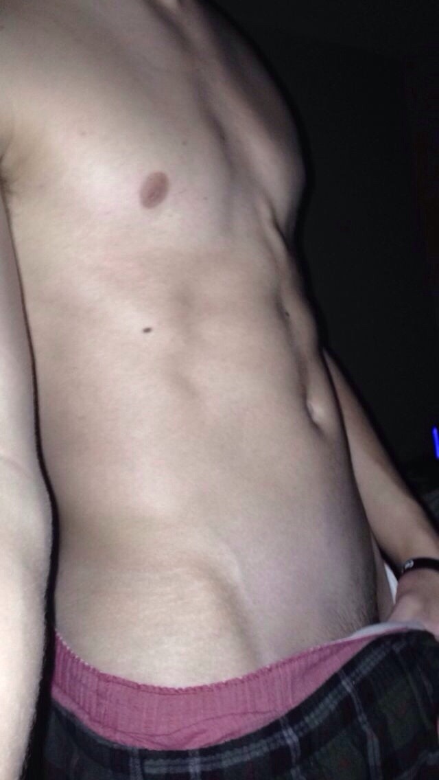 snapchathotguys:  Follow me for more hot straight guys: http://snapchathotguys.tumblr.com