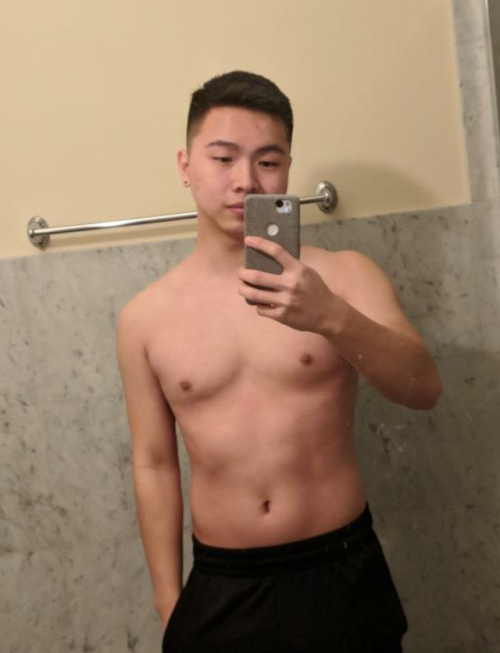 sg-twinkboi: #vancouver #sfu #gay asian #twink #small