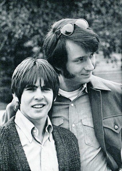 gregorygalloway:Robert Michael Nesmith (born December 30, 1942)Davy Jones (30 December 1945 – 29 Feb