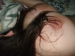 mylonelybreasts:  i want my hair it grow so long it will cover my boobs