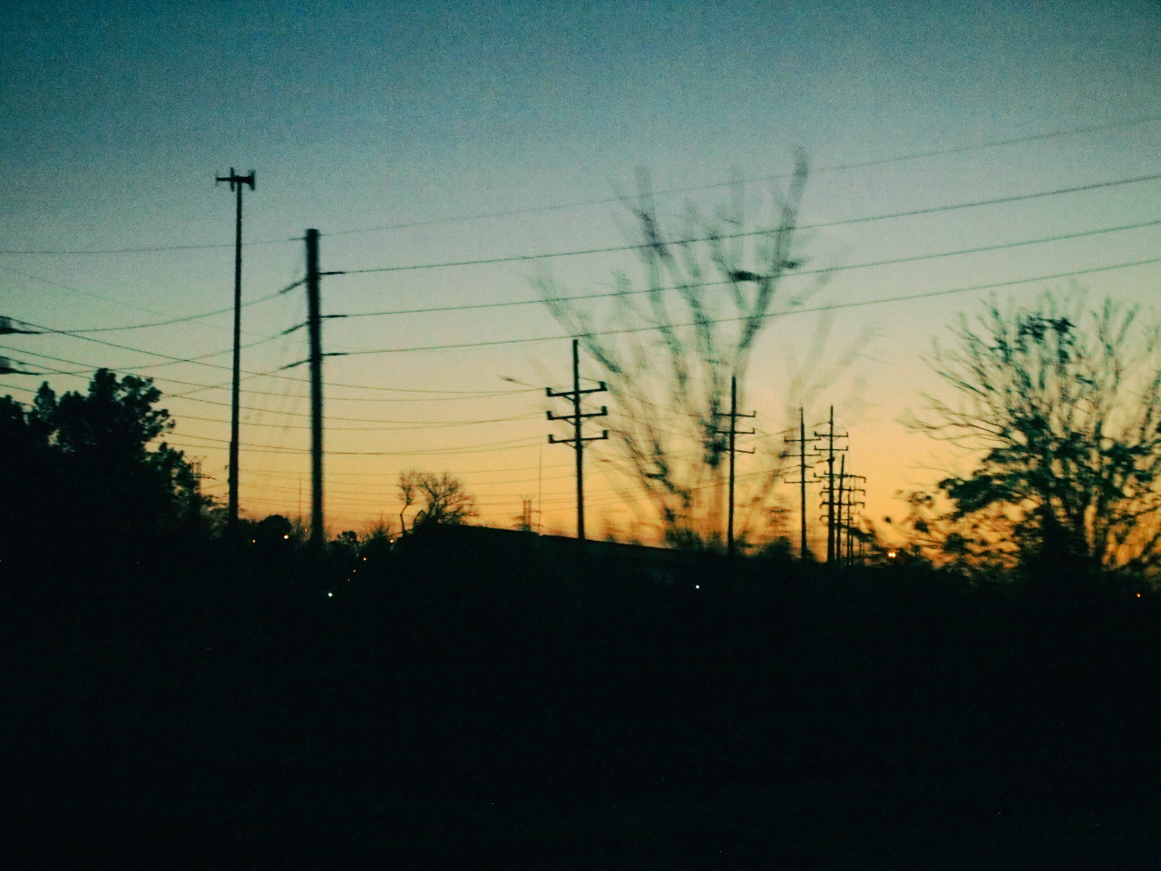 hannahsphotographie:  a drive at almost night